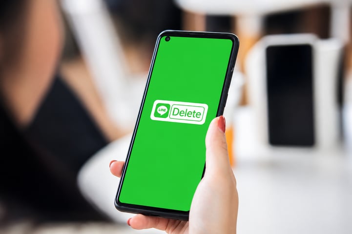 LINE公式アカウントの削除方法とは？注意点と運用効率化のコツ