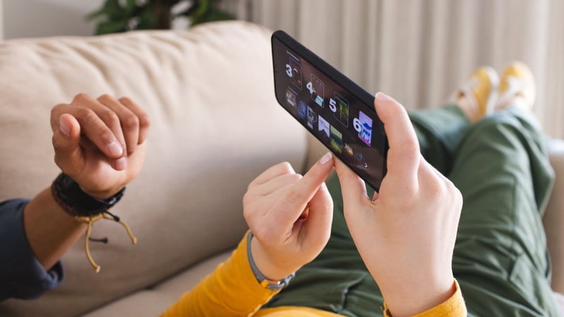 OTT（オーバー・ザ・トップ）とは？意味や特徴、サービス例を紹介