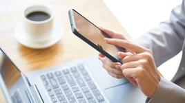 LINE公式アカウントの自動応答メッセージとは?設定方法や例文、活用事例を紹介