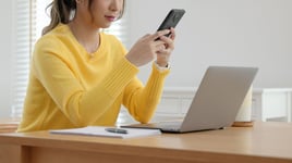 LINEチャットボットとは？企業の活用事例から作り方・連携方法まで解説