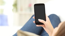 縦型動画とは？メリットや広告の運用方法、活用事例を紹介